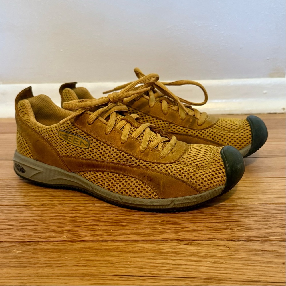 Keen Golden/Orange Tennis Shoes